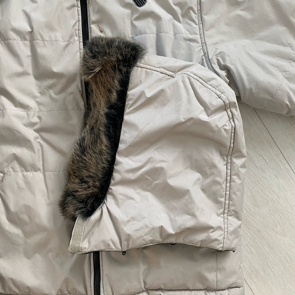 K-Swiss Mens XL reversible jacket. Black corduroy and beige puffer. - Picture 2 of 4